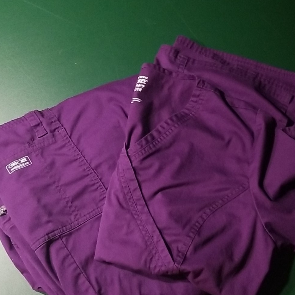 Scrub set eggplant size medium